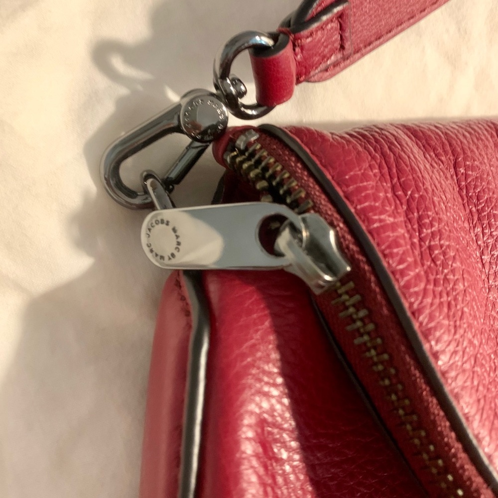 Marc Jacobs New Q Natasha Crossbody, Red Canyon - Picture 3 of 5